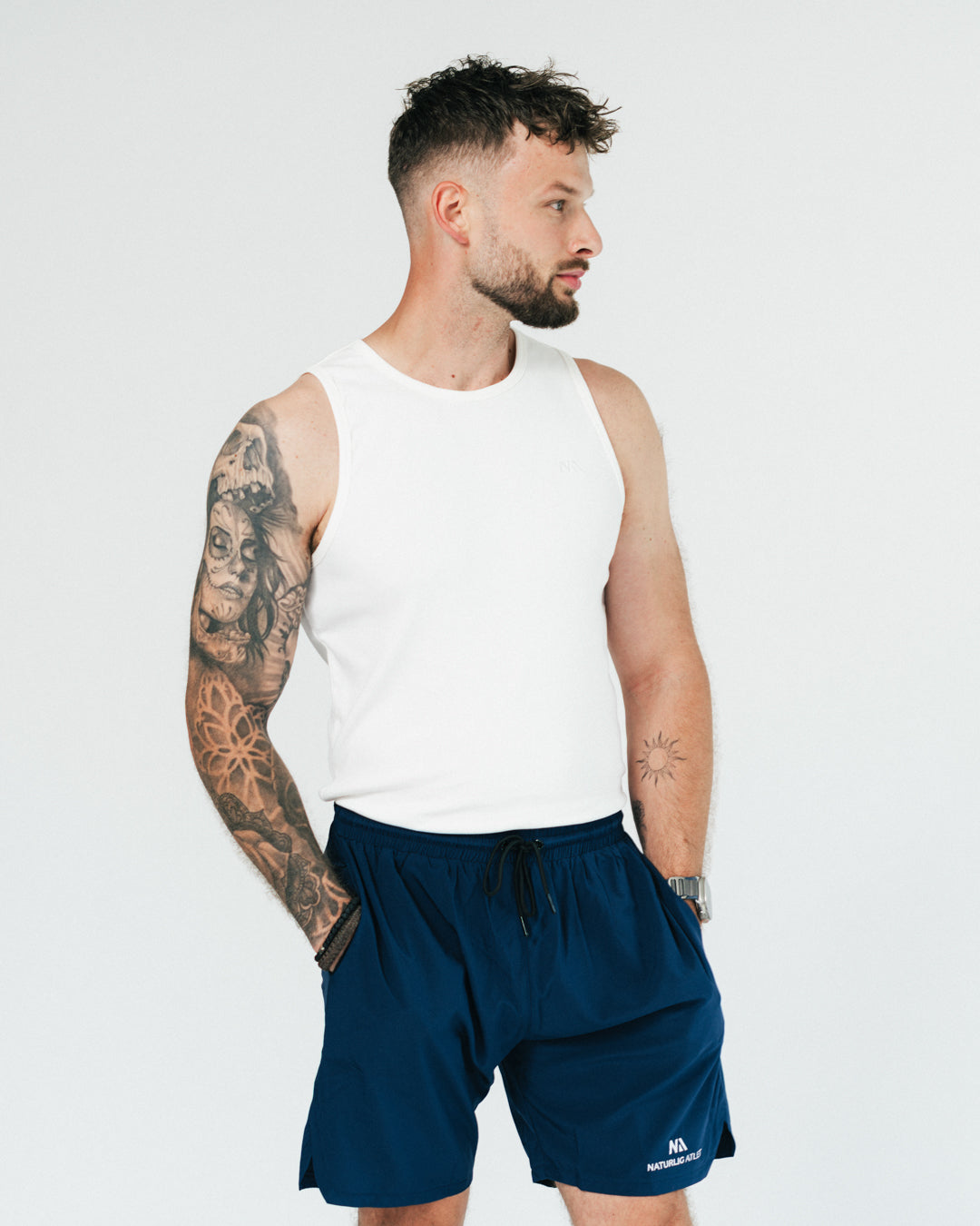 Vores Tank Top er designet til performance og til at fremhæve din pump og dine fremskridt. Det er uden tvivl den bedste Tank Top, du nogensinde kommer til at eje!