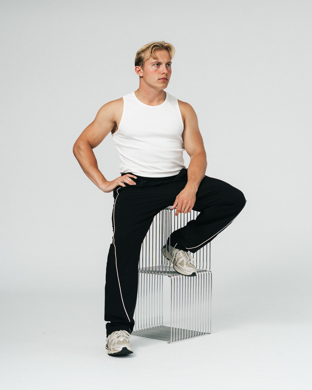 Vores Tank Top er designet til performance og til at fremhæve din pump og dine fremskridt. Det er uden tvivl den bedste Tank Top, du nogensinde kommer til at eje!