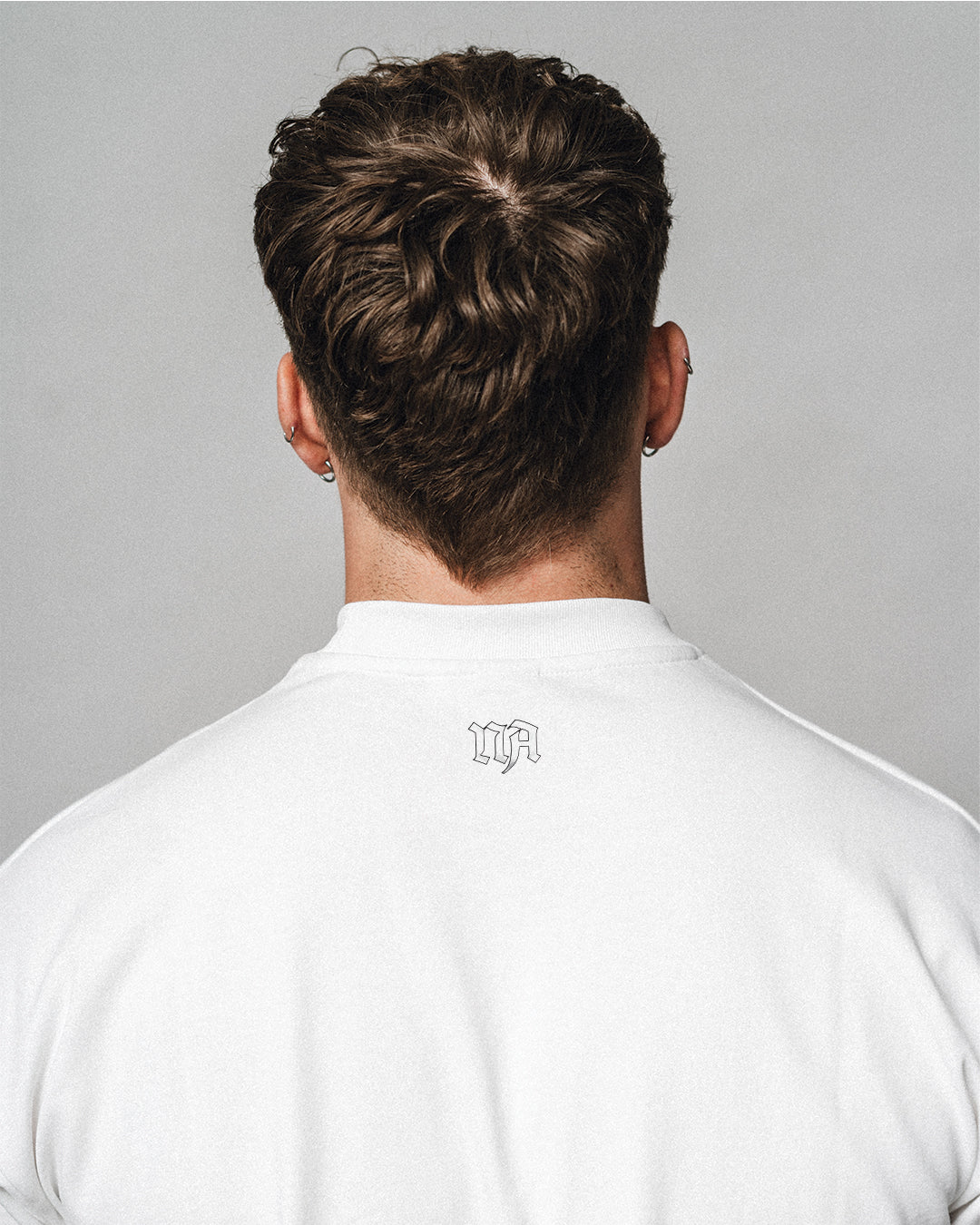 Stå ud med NA's Oversized T-shirt og det nye Exclusive Natural Community print!

En hyldest til et fællesskab, som løfter i flok.