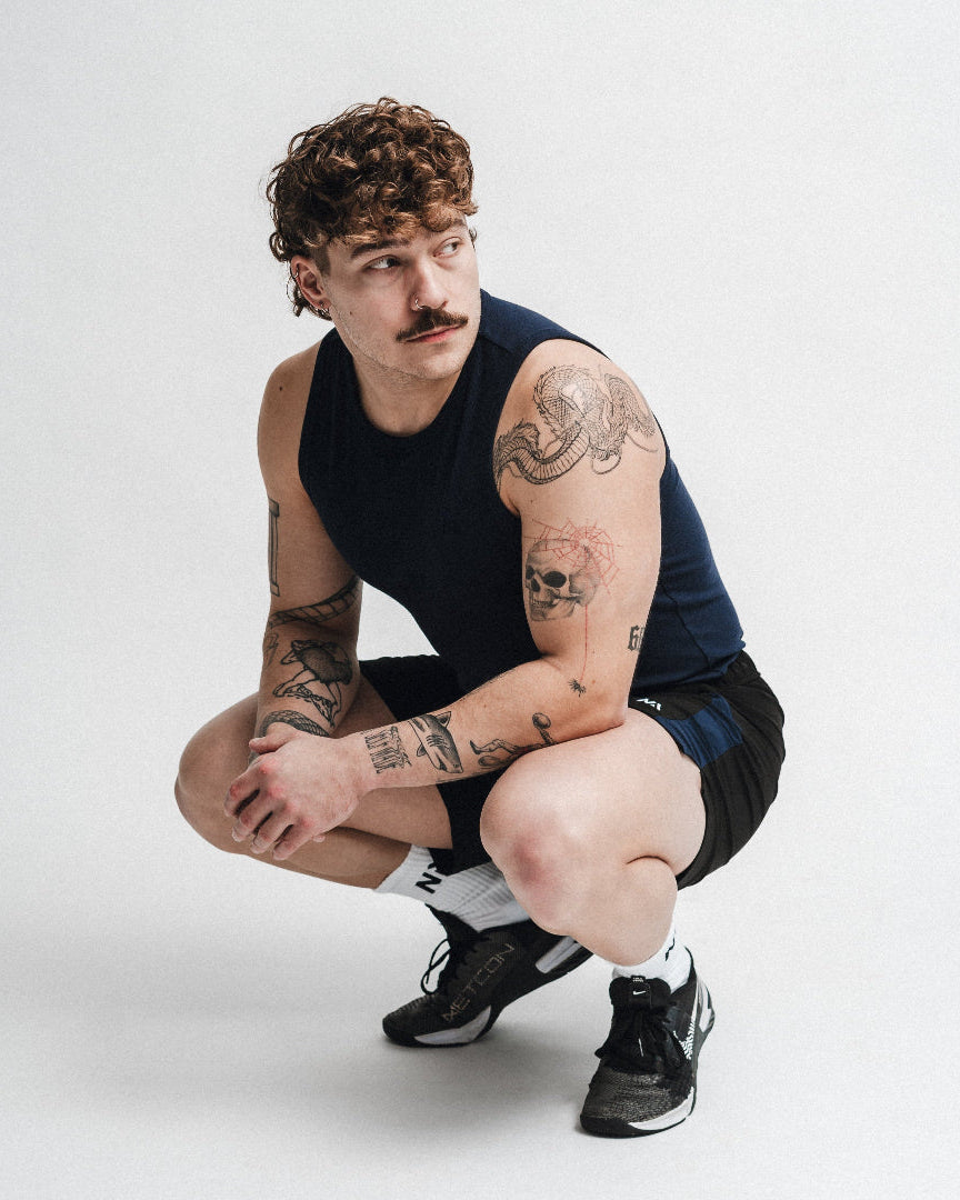 Naturlig Atlets Active Shorts er til dig som ønsker et par alsidige shorts, som er perfekte til styrketræning, Hyrox og al form for sport! Fuld bevægelighed, flot kontrastfyldt design og et lækkert fit gør dem ideelle til en aktiv livsstil.