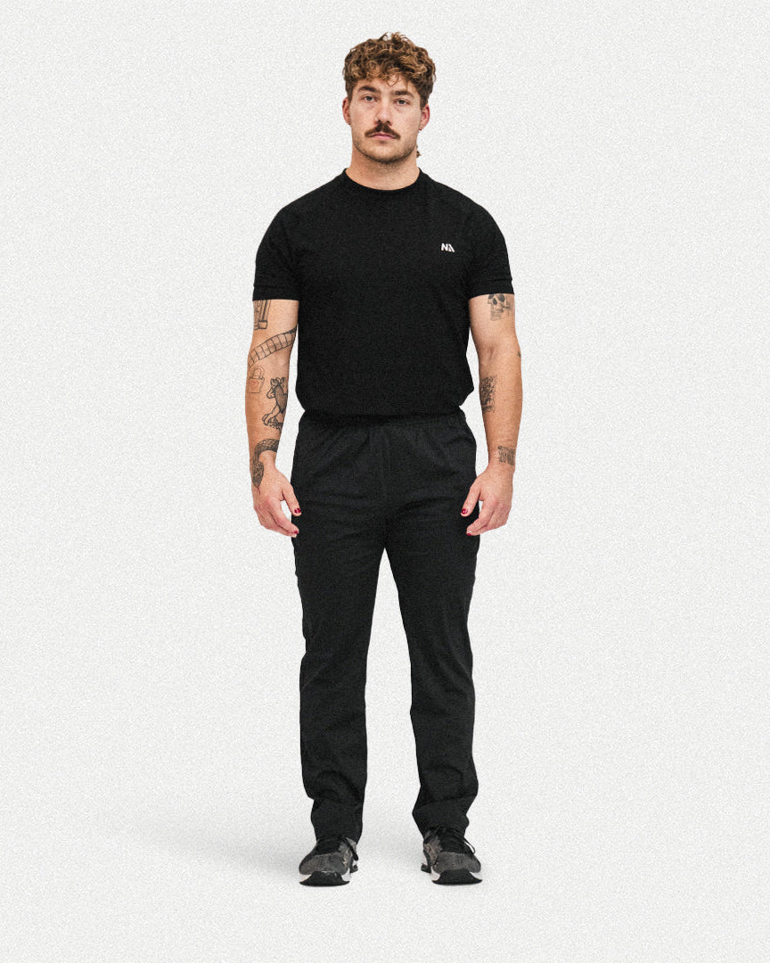 Naturlig Atlets Performance Pants er vores svar på det ultimative træningsbukser. Styrketræning, løb, vægtløftning, klatring eller Hyrox de kan bruges til det hele! Det ultra bløde, slidstærke og strækbare materiale gør, at de altid er med dig.