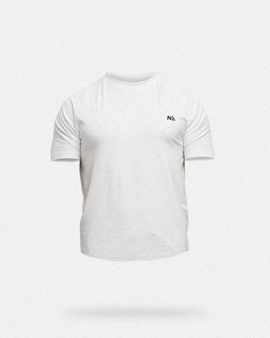 Naturlig Atlets Performance T-shirt er til dig, som ønsker det perfekte muscle fit i en komfortabel tee, der er strækbar, men altid holder formen.