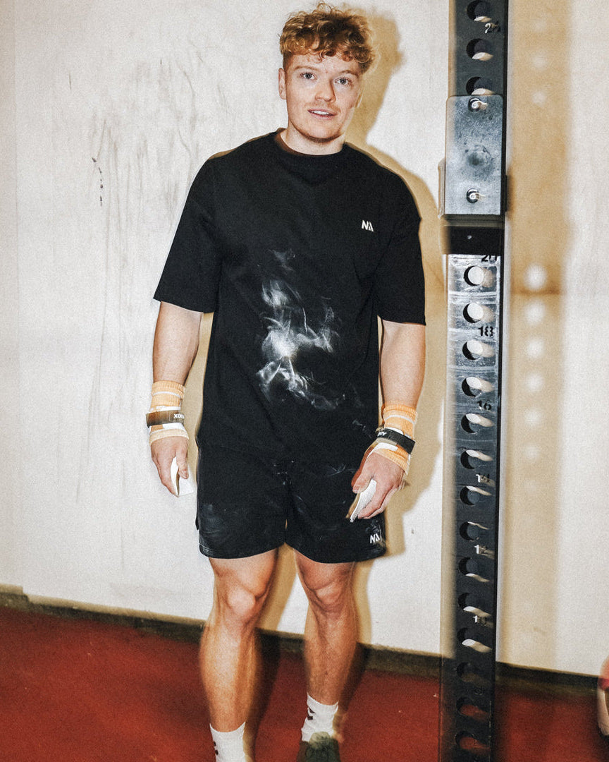 Naturlig Atlets Active T-shirt er perfekt til dig med en aktiv livsstil, som har komfort og stil i højsædet. Ultra blødt stof og det perfekte oversized fit gør, at du både kan træne hårdt og se godt ud mens du gør det.