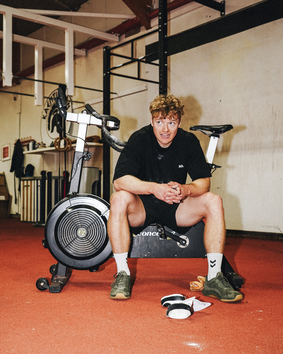 Naturlig Atlets Active T-shirt er perfekt til dig med en aktiv livsstil, som har komfort og stil i højsædet. Ultra blødt stof og det perfekte oversized fit gør, at du både kan træne hårdt og se godt ud mens du gør det.